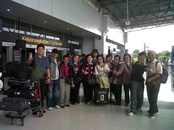 Bandung tour and car rental customers enjoying a group trip with MPV Holiday