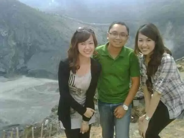 Bandung tour and car rental customers enjoying a group trip with MPV Holiday